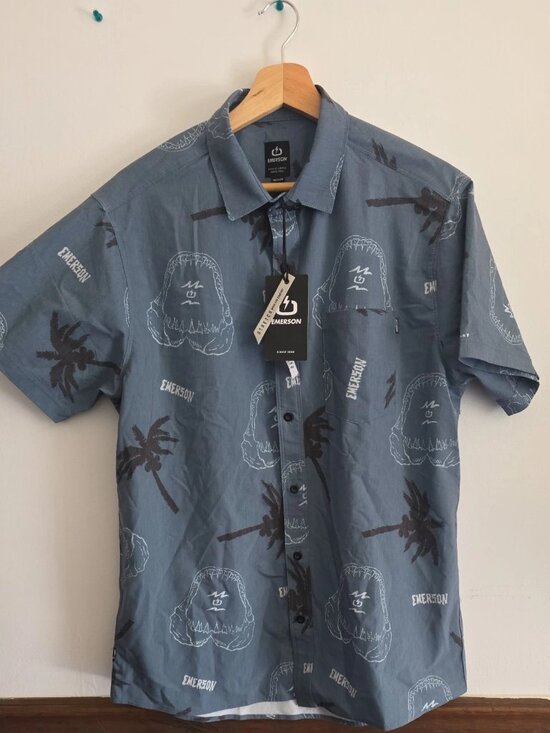 Emerson Other - Emerson Men’s M Short Sleeve Button Down Shirt Blue Gray Shark Jaws Palm NWT